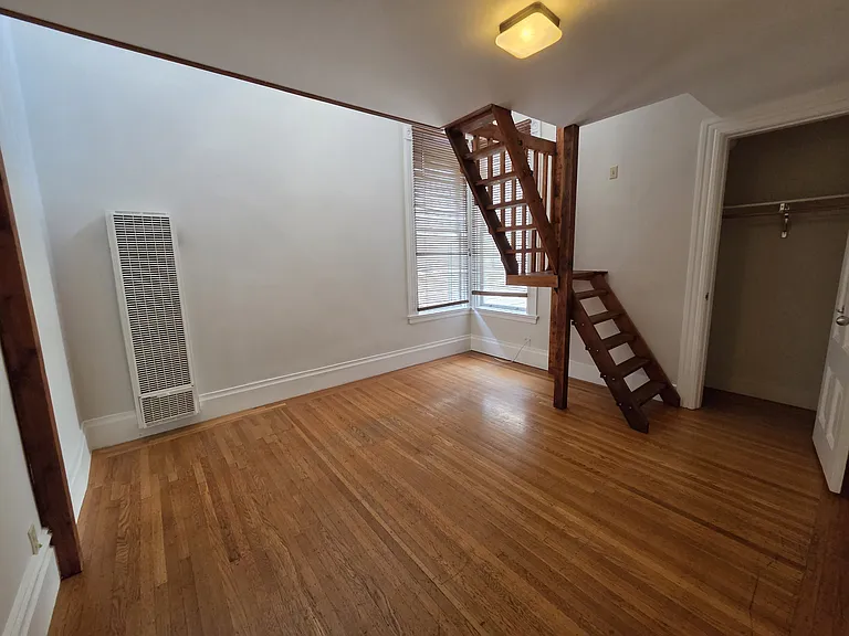 1126 Guerrero St #8 — Photo 1