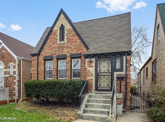 2nd image of 7007 W Cornelia Ave