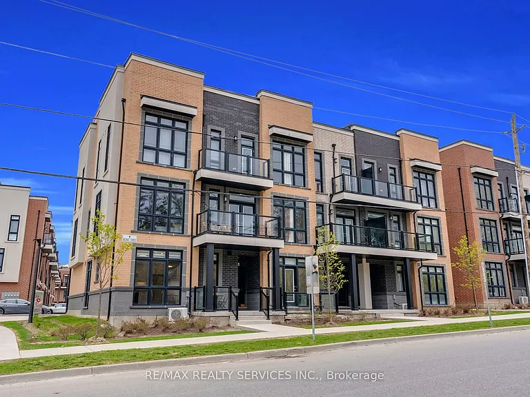 1 Bond Cres #5 — Photo 1