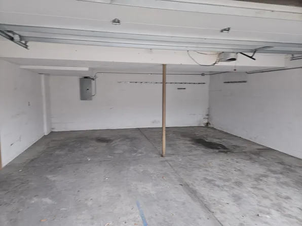 15214 Ontario St, Omaha, NE 68144