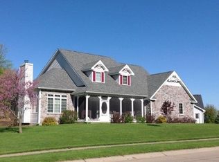 611 Brabant Laan, Pella, IA 50219