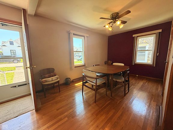 5th image of 206 W 2nd St