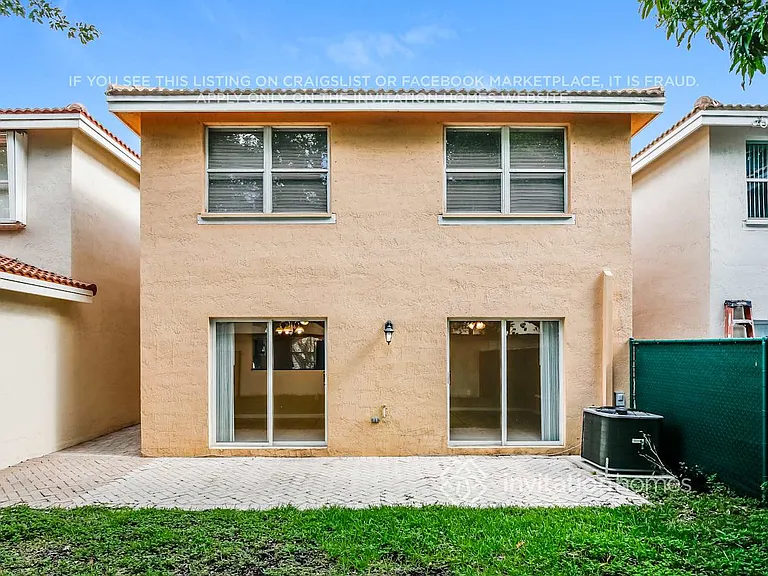 9337 NW 55th St — Photo 17