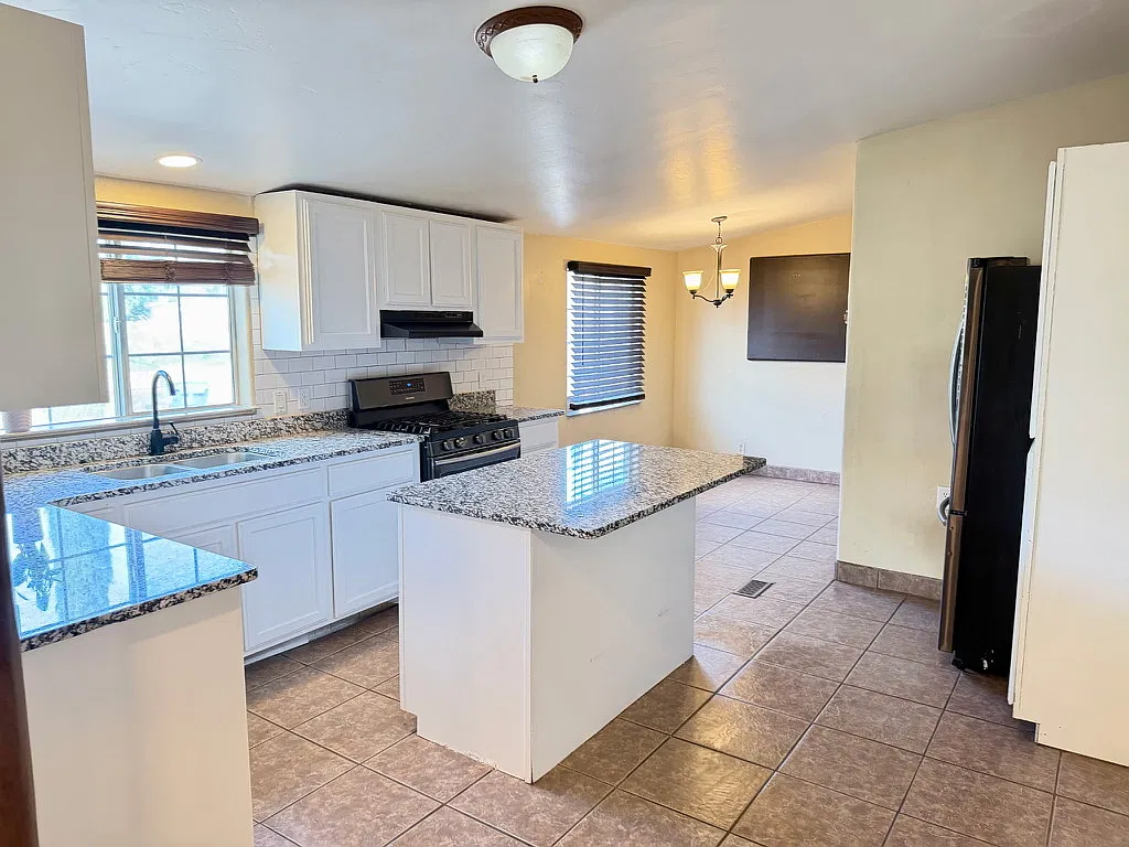 3 bed, 1456 sqft, $1,500 — Photo 4
