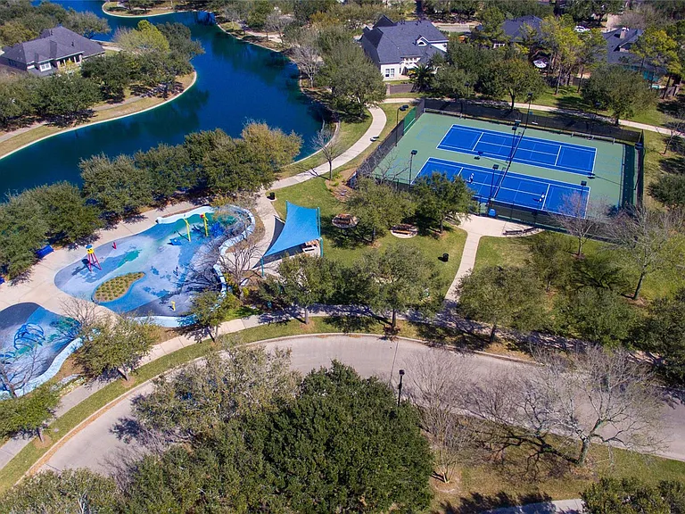21327 Pennshore Ln — Photo 33