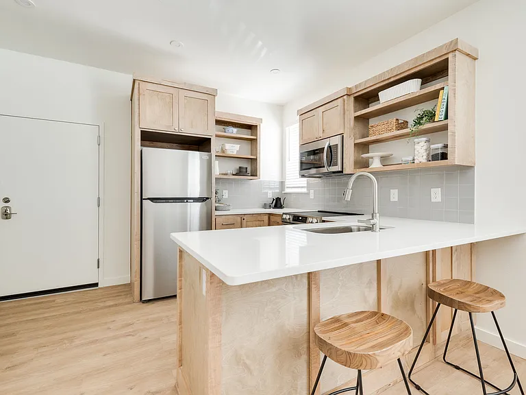 B12 Apartments — Photo 9