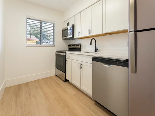 7391 NW 37th St, Hollywood, FL