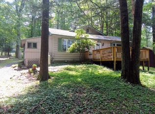2605 Sprucewood Rd, Pocono Lake, PA 18347