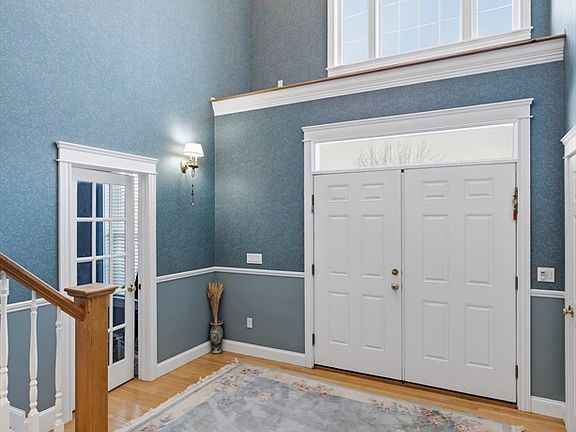 3rd image of 27 Summerfield Rd