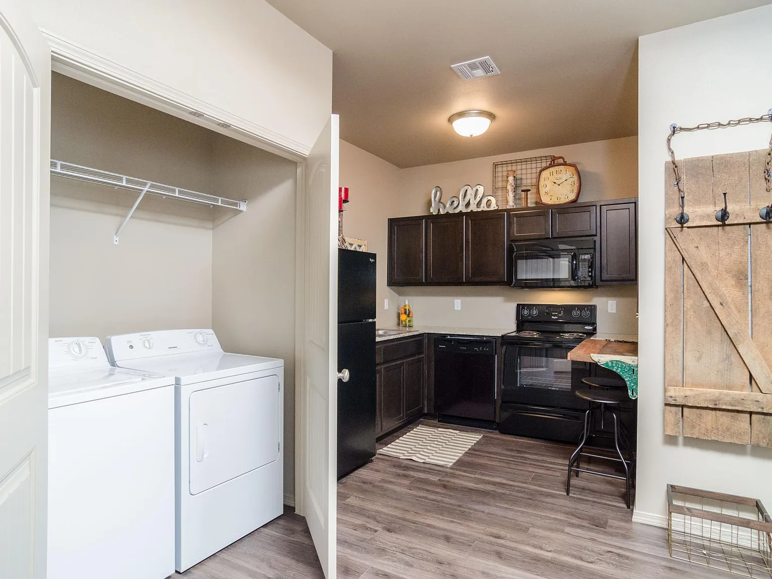 1 bed, 550 sqft, $945 — Photo 4
