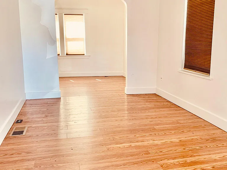 1039 Watt St — Photo 1