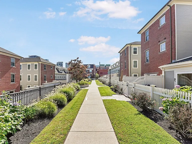 55 Chelsea St #55 — Photo 1
