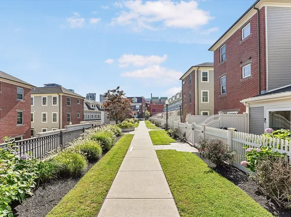 55 Chelsea St Unit 55, Boston, MA 02129