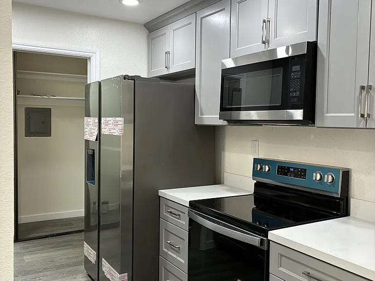 26937 Hayward Blvd #226 — Photo 11