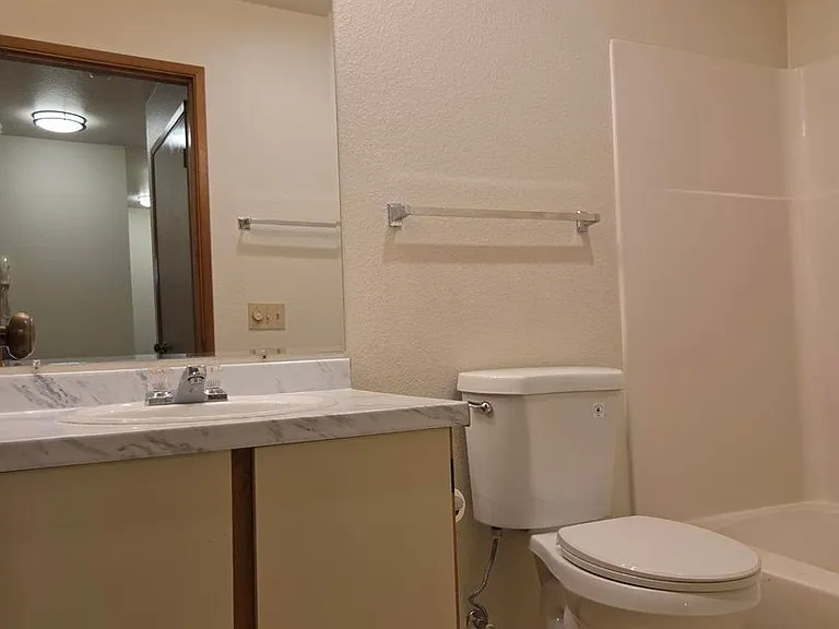 Shorecrest Apartments — Photo 19