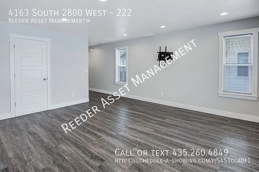 Special offer $1000 Off! Beautiful Home in Roy 3 beds 2.5 bathrooms — Photo 4