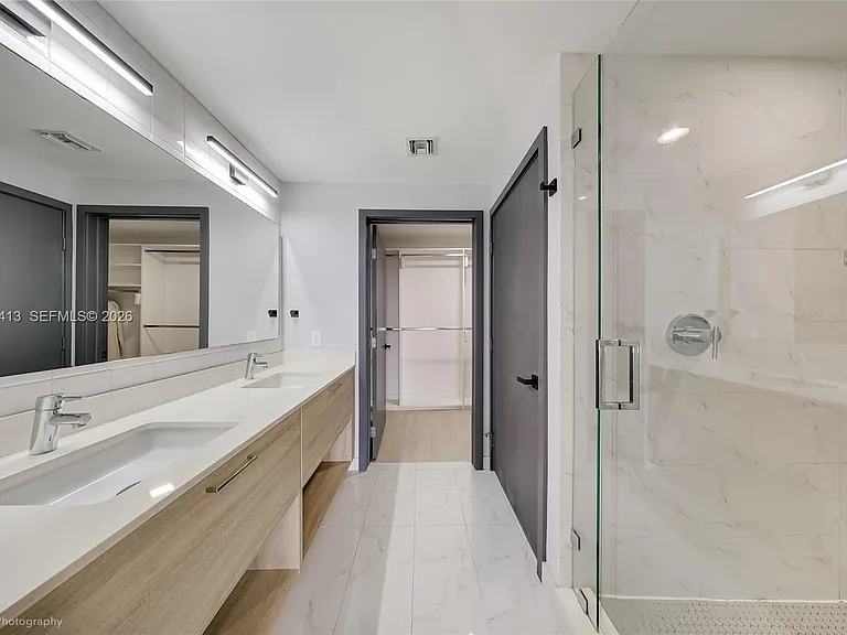 16385 Biscayne Blvd #2205 — Photo 11