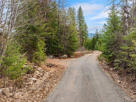 5th image of 832 Mountain Ridge Dr