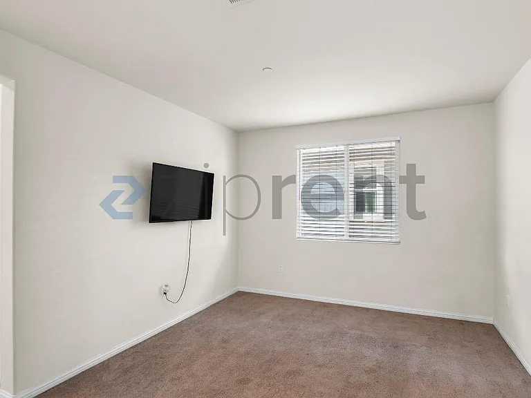 979 Princess Way — Photo 21
