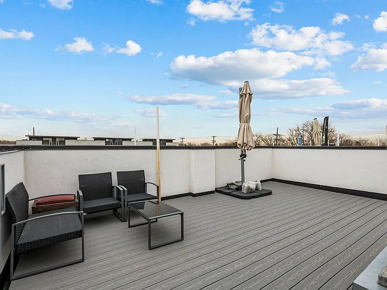 1821 Irving St #104 — Photo 2