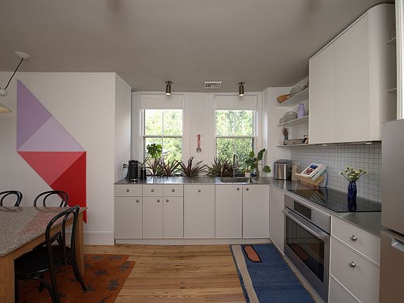 4th image of 64 Bartlett St APT 4