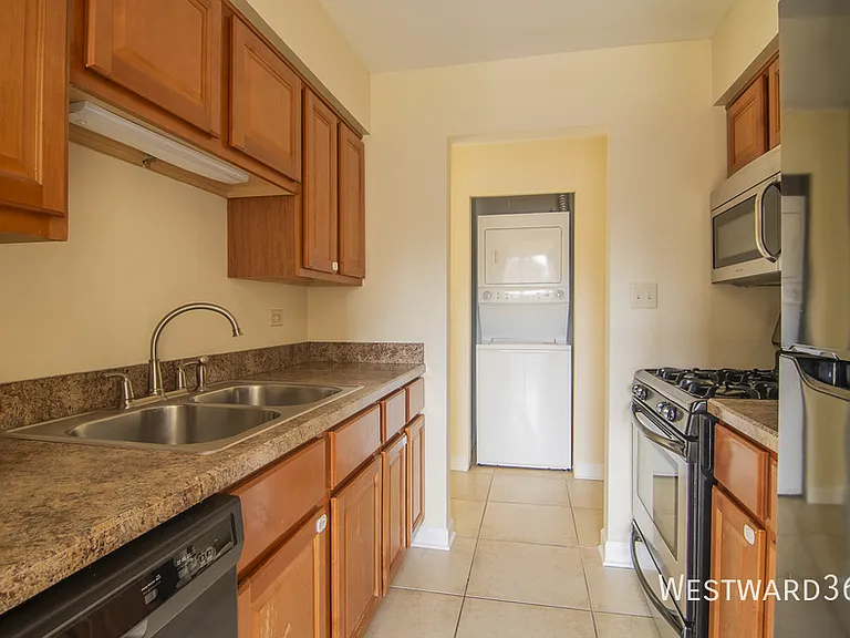 5720 W 128th St #3S — Photo 4