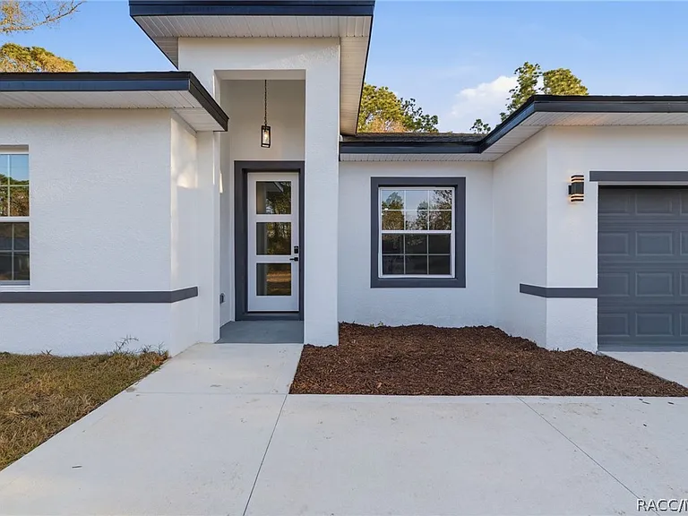7047 N Lime Dr — Photo 4