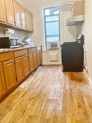 4th image of 28-21 41st St #B1