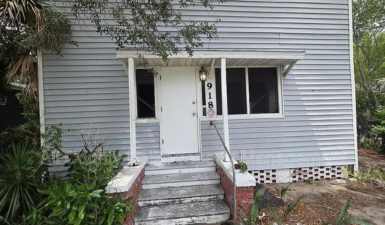 918 E Lime St #1 — Photo 1