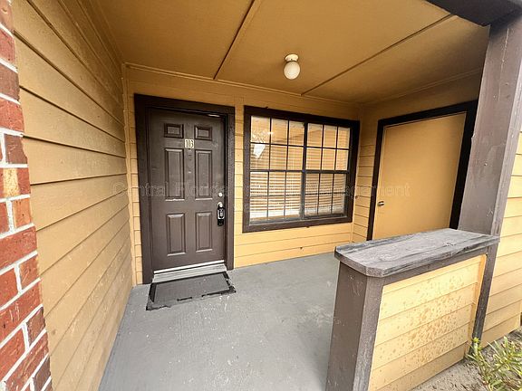 2nd image of 300 Lakepointe Dr Unit 103