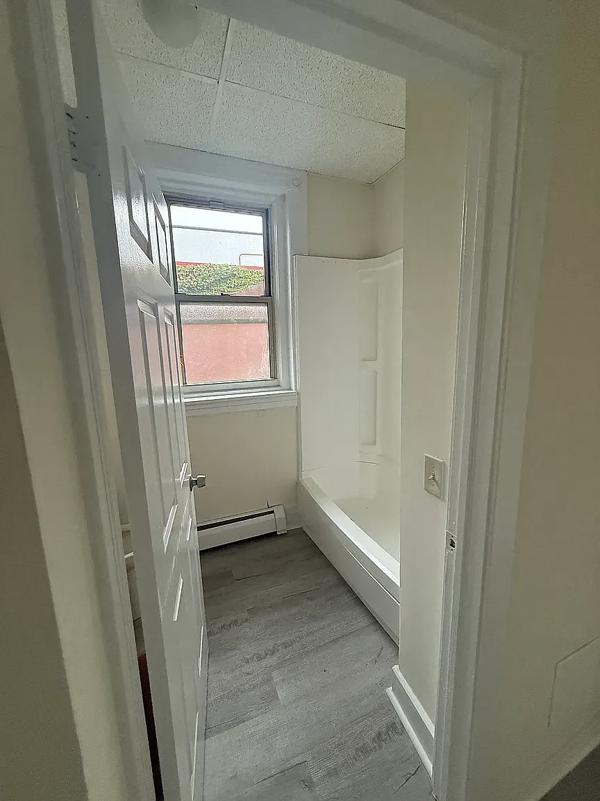 1 bed, 500 sqft, $1,100 — Photo 4