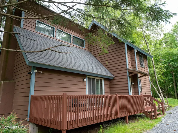 756 Clearview Dr, Long Pond, PA 18334