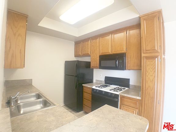 2nd image of 3623 Jasmine Ave #107