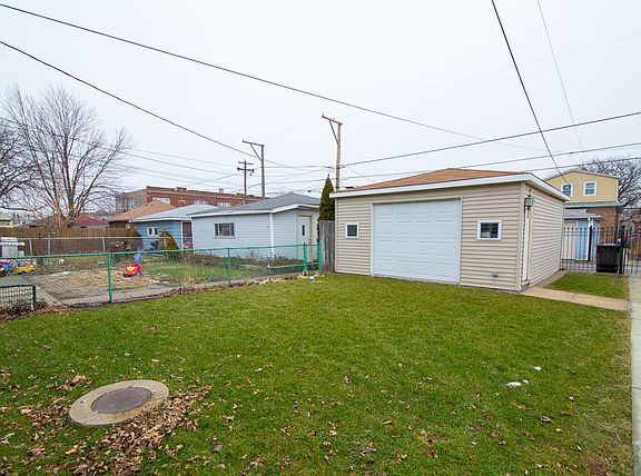 2nd image of 1907 S 51st Ave