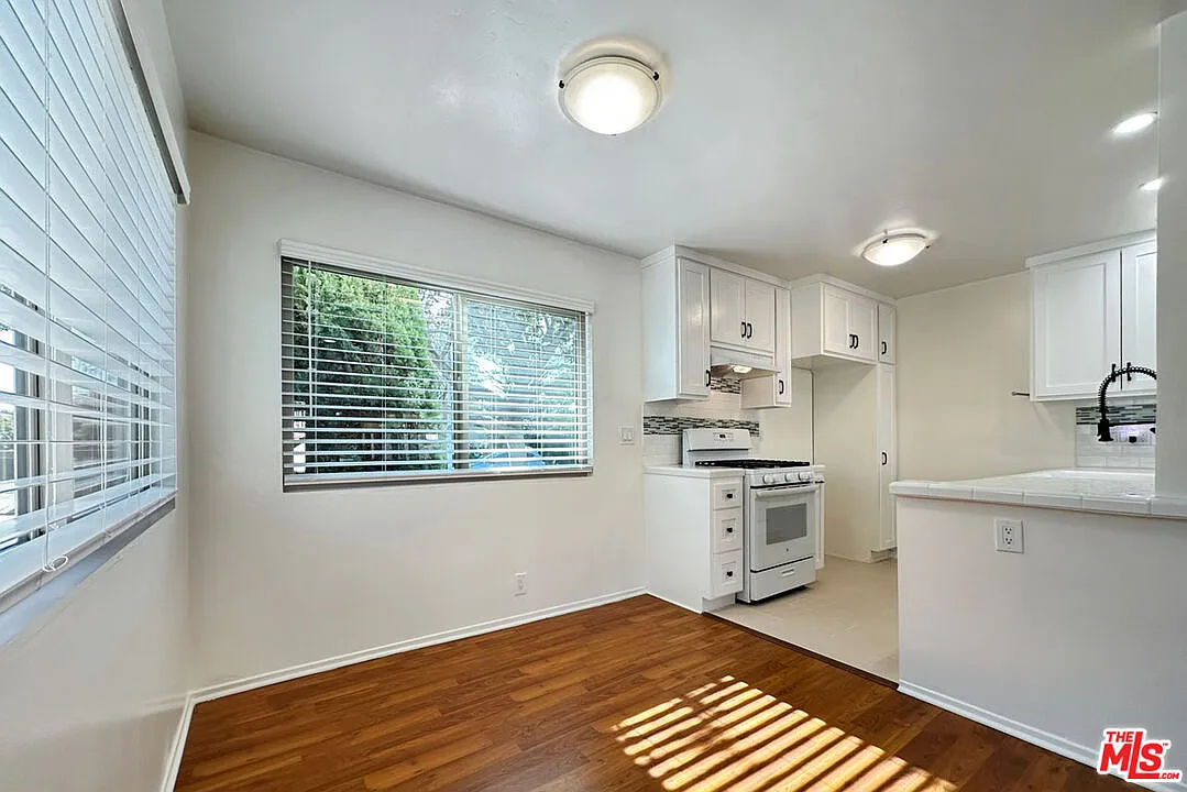 2 bed, 1.0 bath, $2,650 — Photo 4