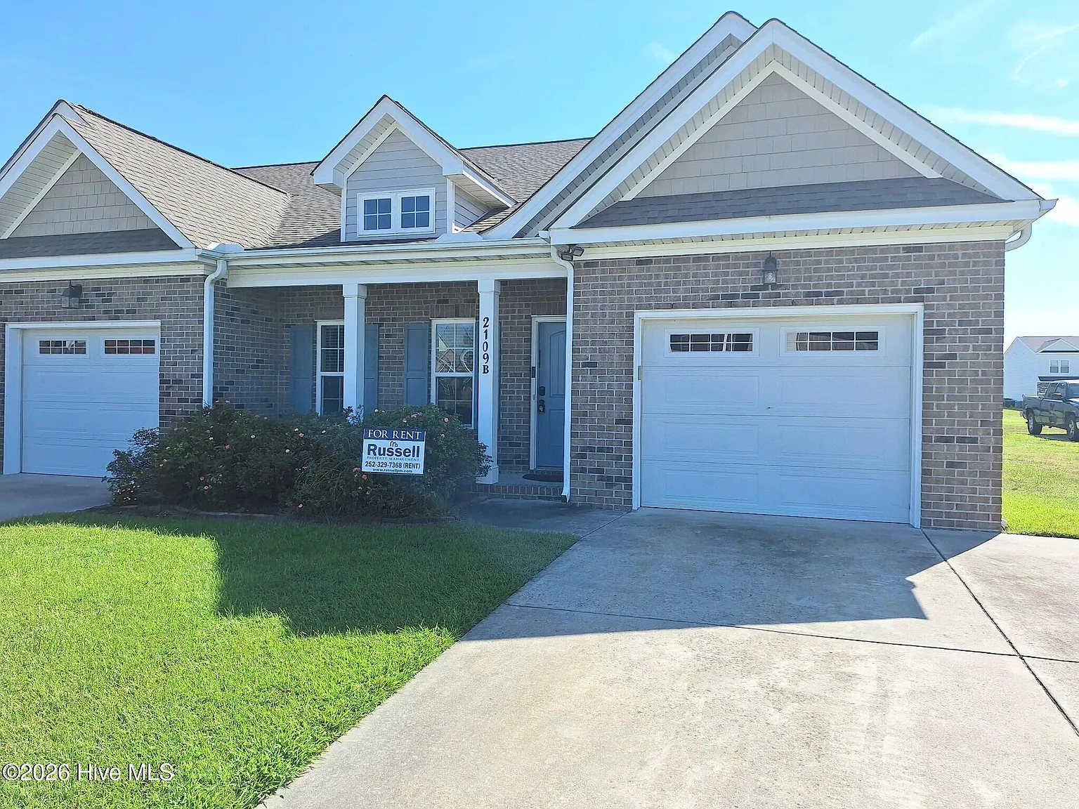 3 bed, 2.0 bath, 1429 sqft, $1,700 — Photo 1