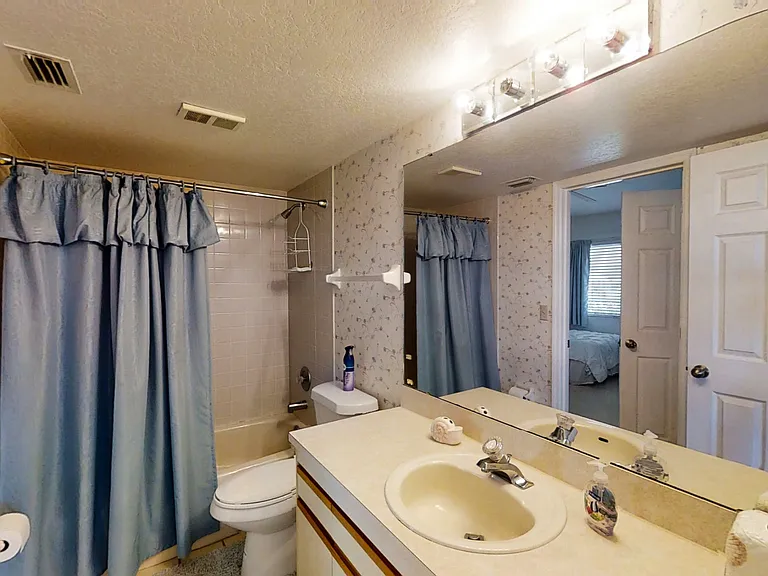 448 Bouchelle Dr #305 — Photo 7