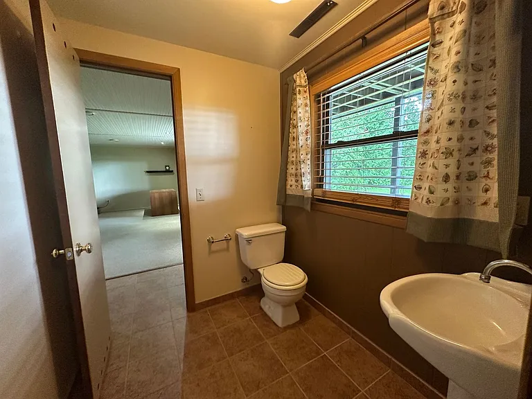 2830 Waubesa Ave — Photo 41