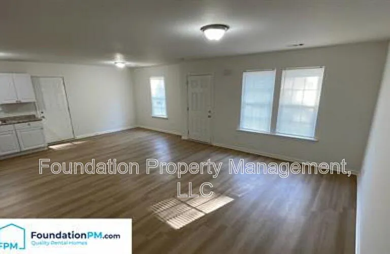 3751 Oak Lake Ln — Photo 8