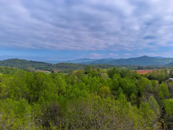 1817 Lakeside Dr, Franklin, NC 28734
