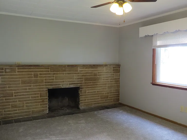 8190 Leavitt Rd — Photo 24
