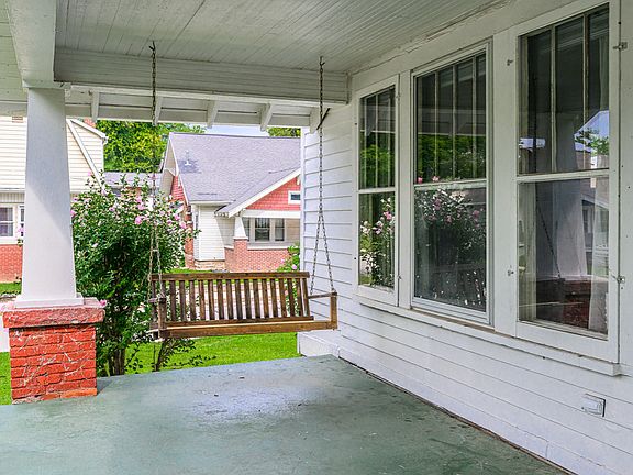 3rd image of 505 E 8th St