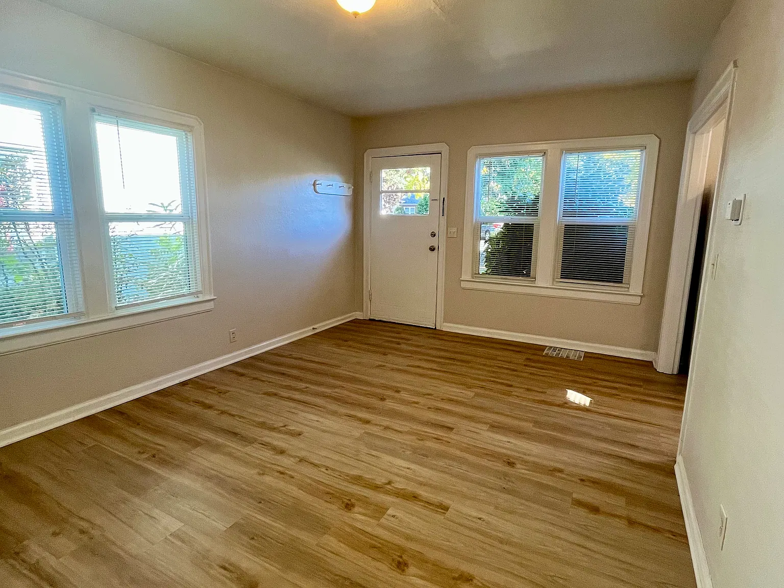 717 Cottage St NE — Photo 3