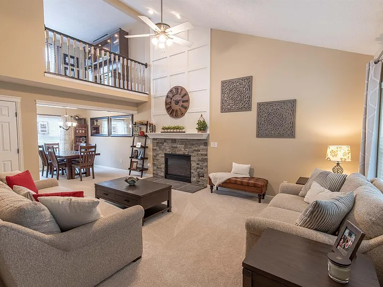 7713 Alexandra Dr — Photo 2