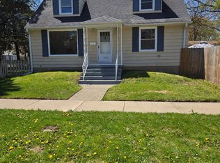 1600 N Ash St, Waukegan, IL 60085