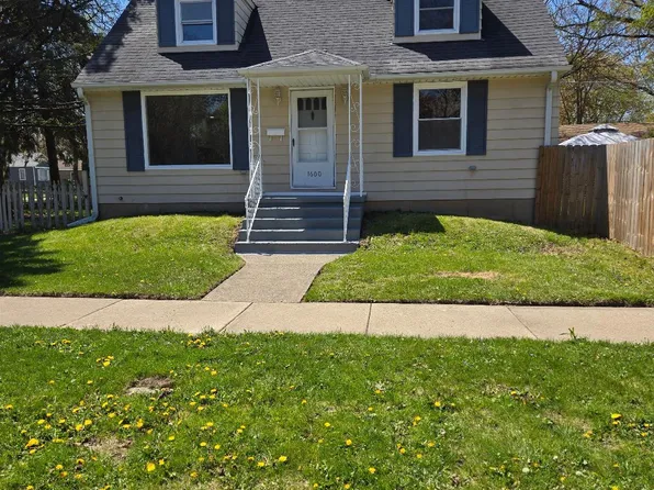 1600 N Ash St, Waukegan, IL 60085