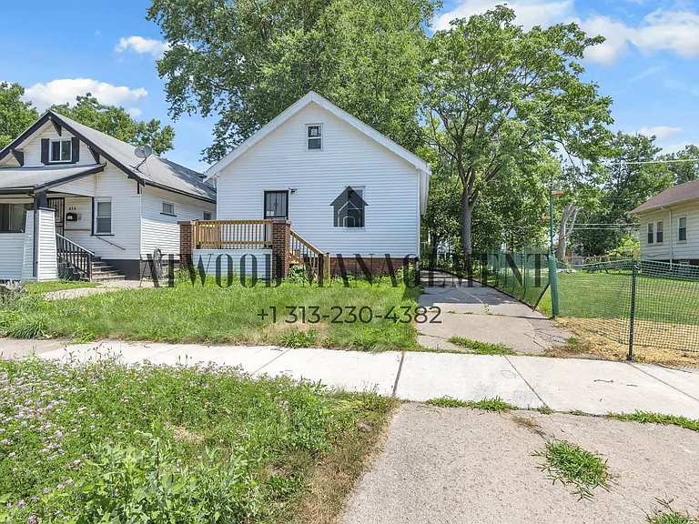 450 Algonquin St — Photo 12