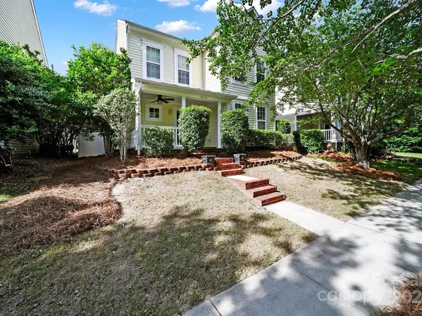 16112 Sunninghill Park Rd, Charlotte, NC 28277