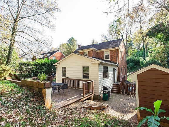 5th image of 233 Kensington Ave