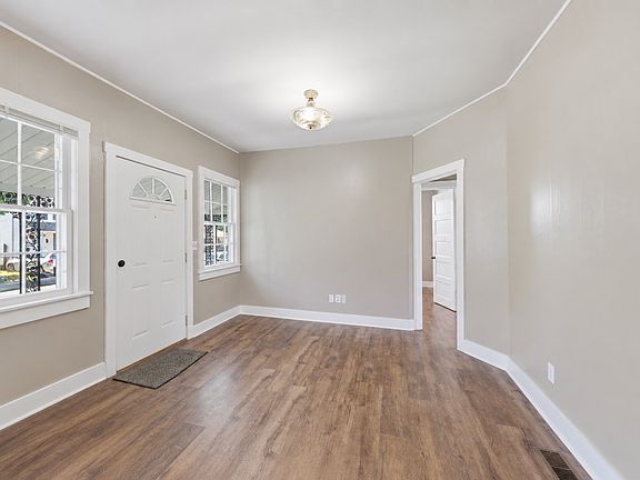 5th image of 1306 Berry St
